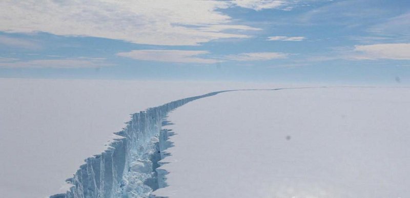 南极最大冰架断裂成冰山 全都是地球变暖惹的祸？ 1