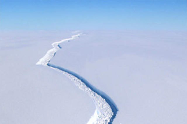 南极最大冰架断裂成冰山 全都是地球变暖惹的祸？ 2