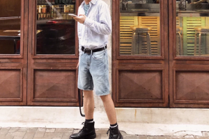 男生夏季街拍时尚短裤的搭配