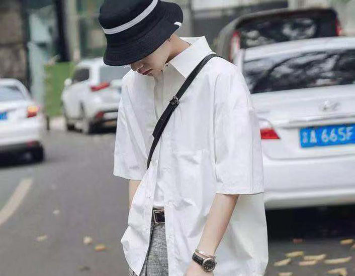秋季男生白衬衫搭配街拍 做个时尚型男 2
